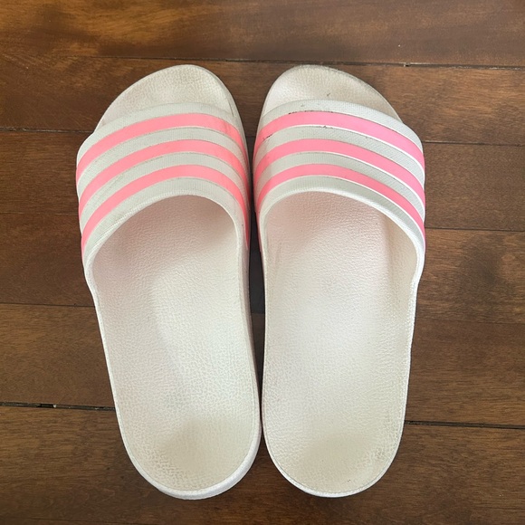 ADIDAS SLIDES - Picture 2 of 6